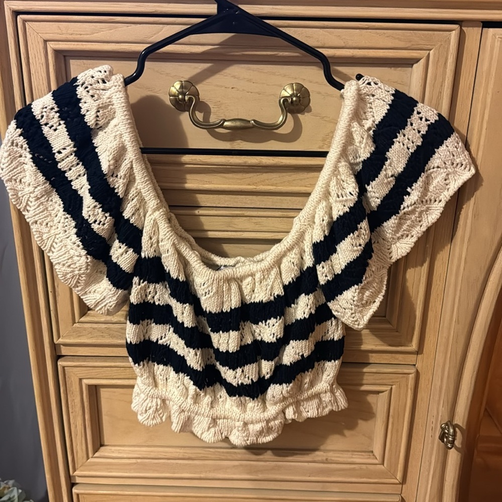 Zara Knit Crop Top - Picture 2 of 6